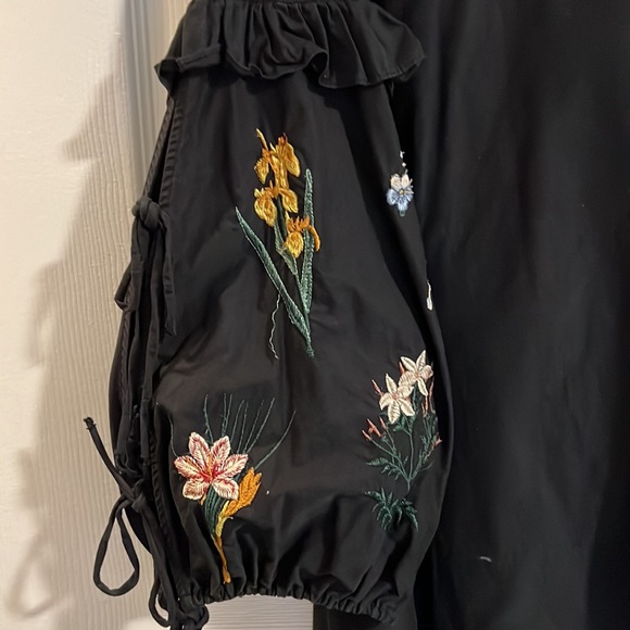 Zara Black Floral Embroidered Shift Bell Sleeve Dress - Picture 2 of 5